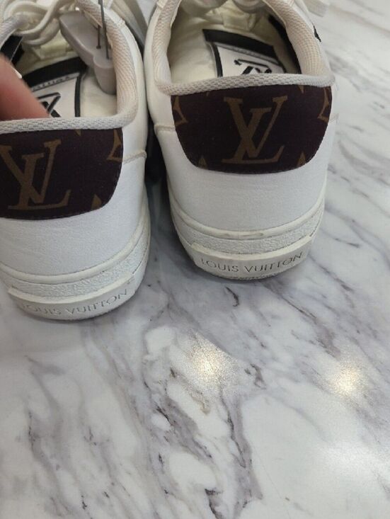 Louis Vuitton White and Brown Low-Top Leather Sneakers main image 9